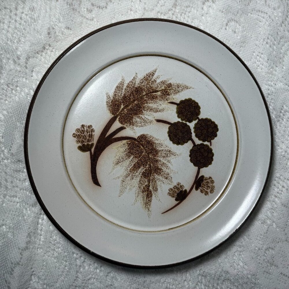 DENBY-Langley Cotswold Dinner Plate - Tan & Brown Plant, Rim Shape